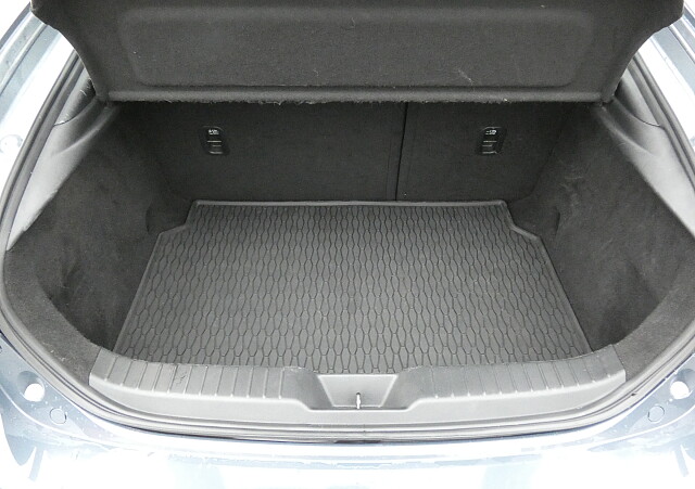 Mazda 3 - Kolor Polymetal Gray, zdjęcie 9