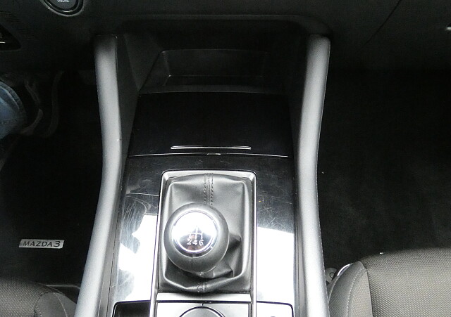 Mazda 3 - Kolor Polymetal Gray, zdjęcie 15