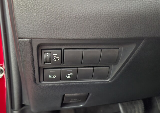 Mazda 2 Hybrid - Kolor Formal Red, zdjęcie 4