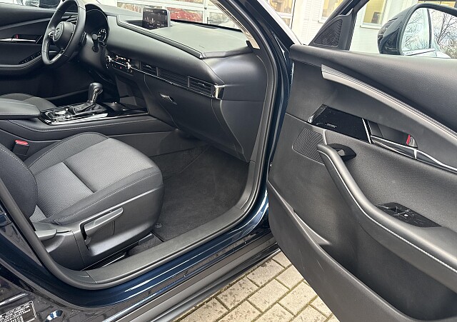 Mazda CX-30 - Kolor Deep Crystal Blue, zdjęcie 16