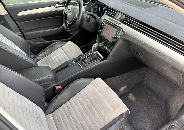 Volkswagen Passat - Kolor Czarny, zdjęcie 11