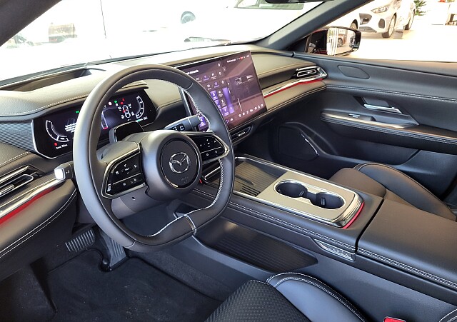 Mazda 6e - Kolor Czerwony, zdjęcie 5