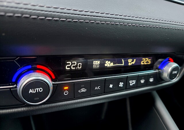 Mazda 6 - Kolor Snowflake White Pearl, zdjęcie 10