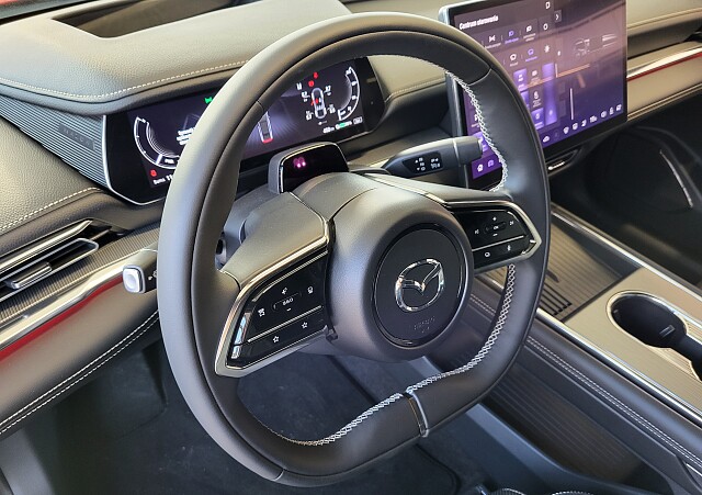 Mazda 6e - Kolor Czerwony, zdjęcie 10