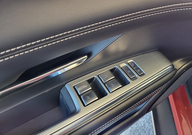 Mazda 6e - Kolor Czerwony, zdjęcie 11