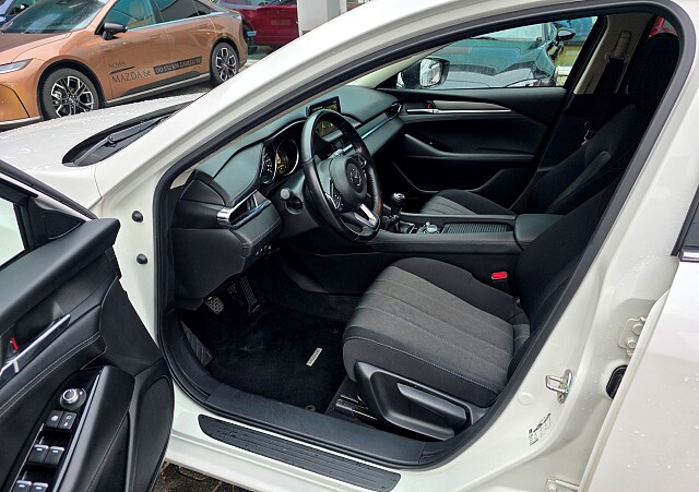 Mazda 6 - Kolor Snowflake White Pearl, zdjęcie 4