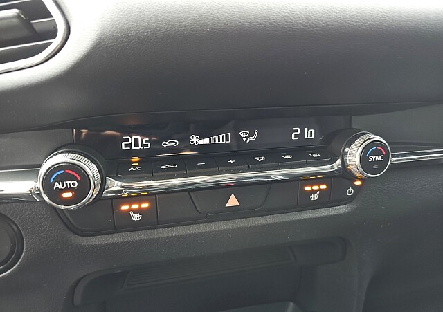 Mazda CX-30 - Kolor Ceramic Metalic, zdjęcie 15