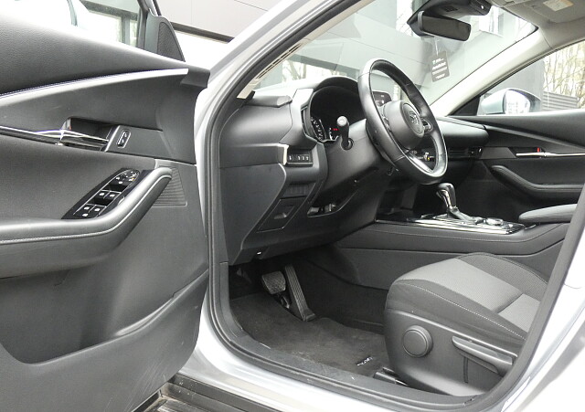 Mazda CX-30 - Kolor Sonic Silver, zdjęcie 12