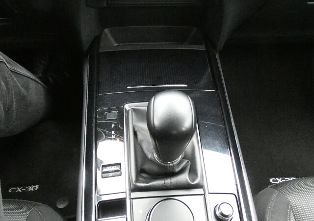 Mazda CX-30 - Kolor Sonic Silver, zdjęcie 8