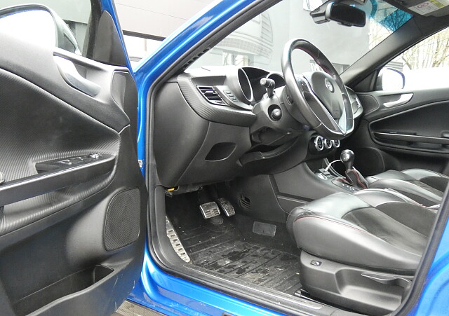 Alfa Romeo Giulietta - Kolor Niebieski, zdjęcie 11