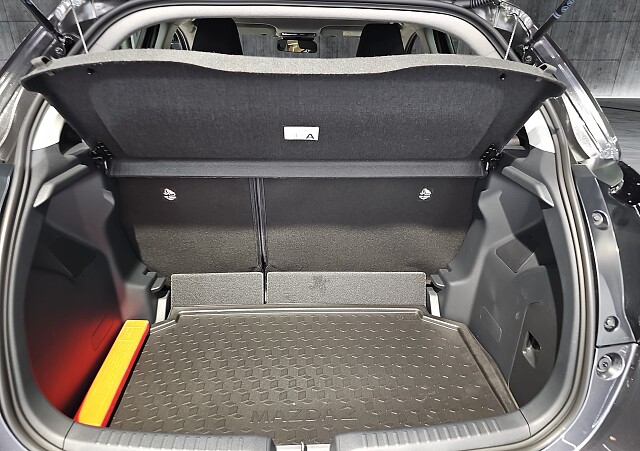 Mazda 2 Hybrid - Kolor Lead Grey, zdjęcie 16