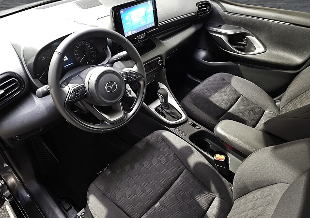 Mazda 2 Hybrid - Kolor Lead Grey, zdjęcie 13