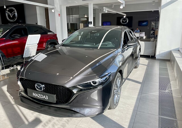 Mazda 3 - Kolor Machine Gray, zdjęcie 1
