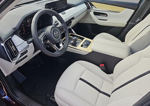 Mazda CX-80 - Kolor Artisan Red, zdjęcie 10