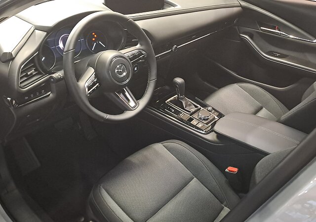 Mazda CX-30 - Kolor Ceramic Metalic, zdjęcie 6