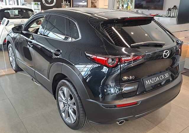 Mazda CX-30 - Kolor Jet Black, zdjęcie 4