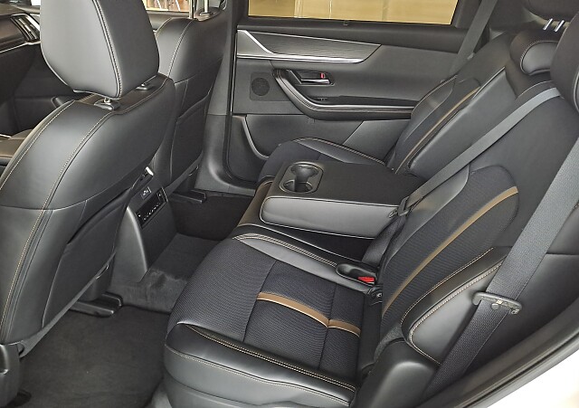 Mazda CX-80 - Kolor Platinum Quartz, zdjęcie 14