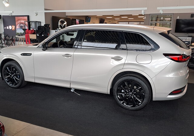 Mazda CX-80 - Kolor Platinum Quartz, zdjęcie 8
