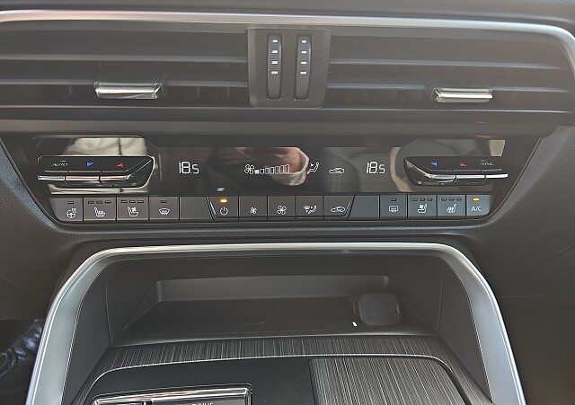 Mazda CX-60 - Kolor Platinum Quartz, zdjęcie 15