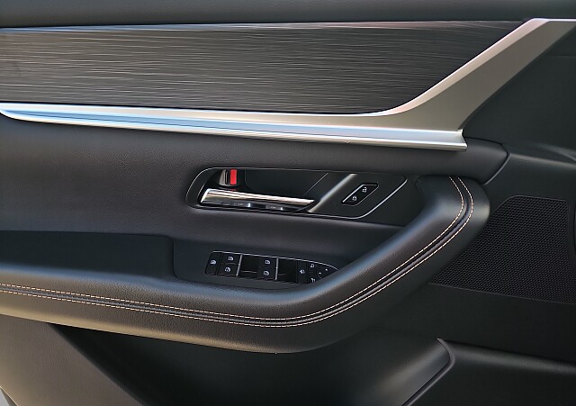 Mazda CX-60 - Kolor Platinum Quartz, zdjęcie 11