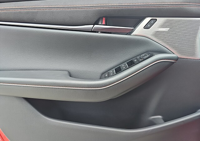 Mazda 3 - Kolor Soul Red Crystal, zdjęcie 11