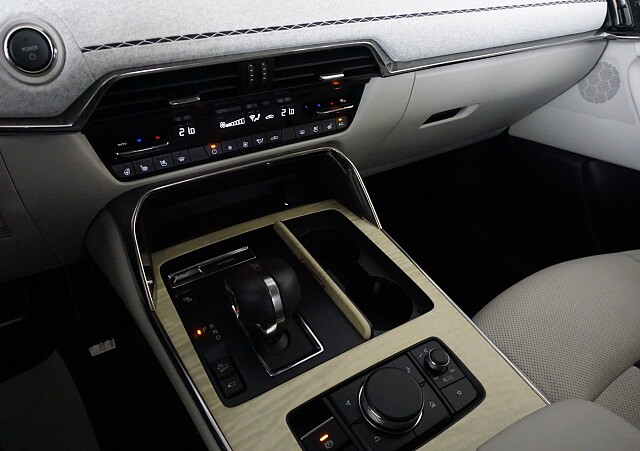 Mazda CX-60 (16).jpg