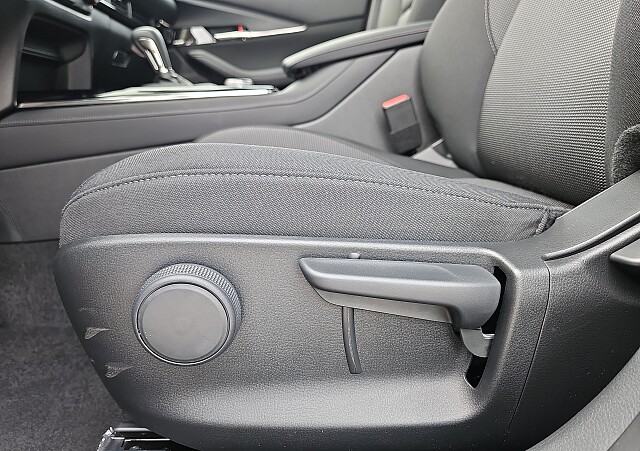 Mazda CX-30 - Kolor Platinum Quartz, zdjęcie 14