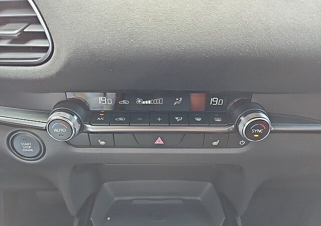 Mazda CX-30 - Kolor Zircon Sand Metalic, zdjęcie 11