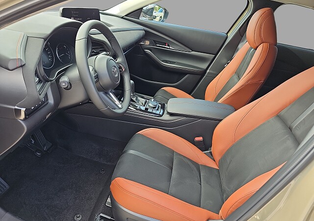 Mazda CX-30 - Kolor Zircon Sand Metalic, zdjęcie 15