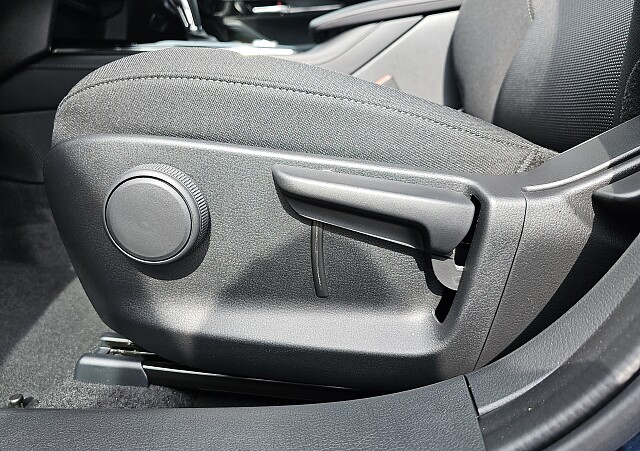 Mazda CX-30 - Kolor Deep Crystal Blue, zdjęcie 9