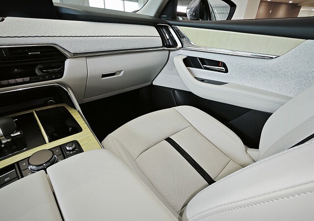 Mazda CX-60 - Kolor Machine Gray, zdjęcie 6