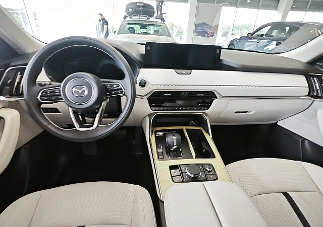 Mazda CX-60 - Kolor Machine Gray, zdjęcie 10