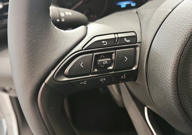 Mazda 2 Hybrid - Kolor Northern White Pearl, zdjęcie 6