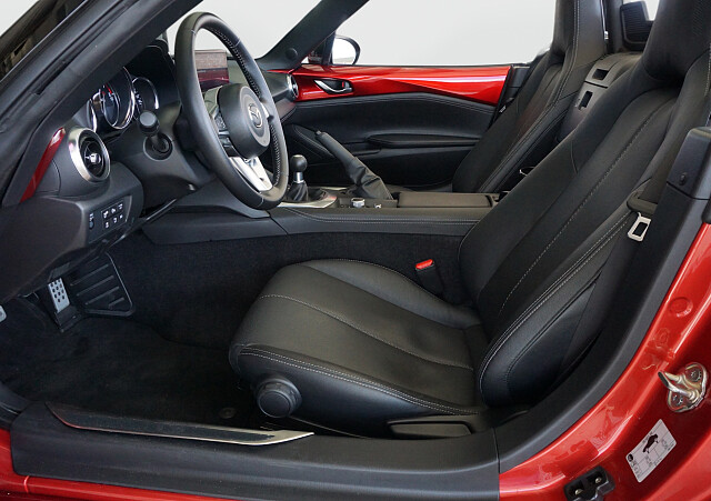 Mazda MX-5 (7).jpg