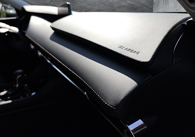 Mazda 3 - Kolor Machine Gray, zdjęcie 18