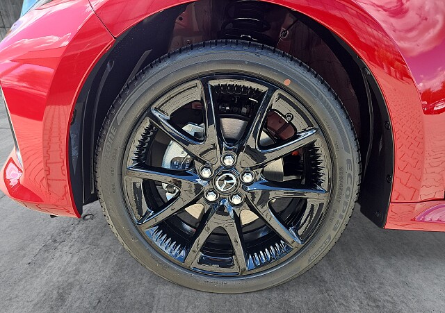 Mazda 2 Hybrid - Kolor Formal Red, zdjęcie 9