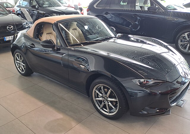 Mazda MX-5 - Kolor Jet Black, zdjęcie 2