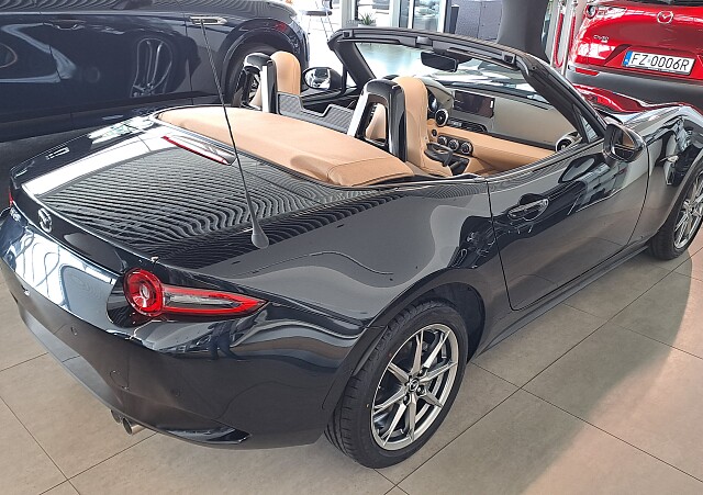 Mazda MX-5 - Kolor Jet Black, zdjęcie 6