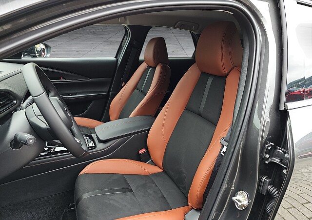 Mazda CX-30 - Kolor Machine Gray, zdjęcie 17