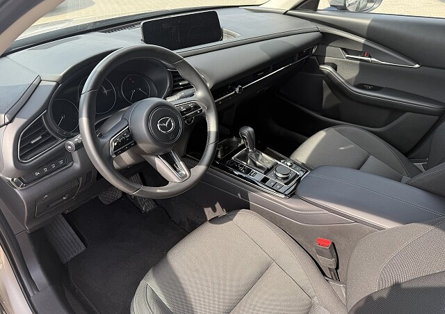 Platynowa Mazda CX-30 Auto-Gazda 11.jpg