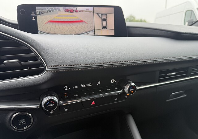 Szara Mazda 3  Auto-Gazda 14.jpg