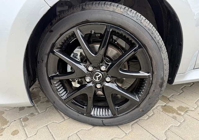 Srebrna Mazda 2 Hybrydowa Auto-Gazda 8.JPG