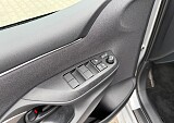 Srebrna Mazda 2 Hybrydowa Auto-Gazda 2.JPG