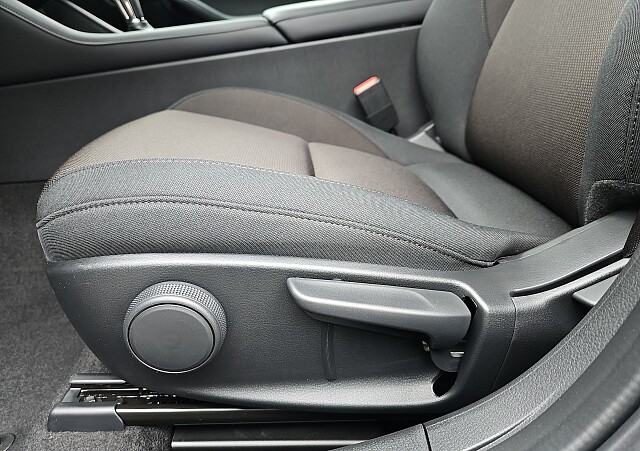 Mazda 3 - Kolor Machine Gray, zdjęcie 20