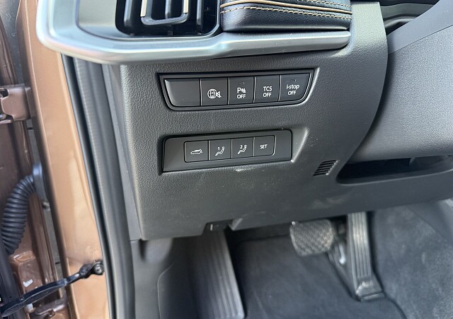 Brązowa Mazda CX-80 Auto-Gazda 17.jpg