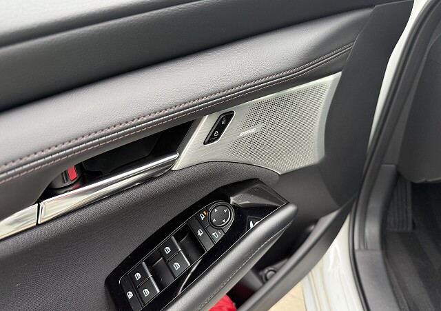 Szara Mazda 3  Auto-Gazda 9.jpg