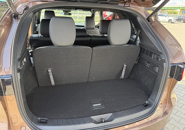 Brązowa Mazda CX-80 Auto-Gazda 8.jpg