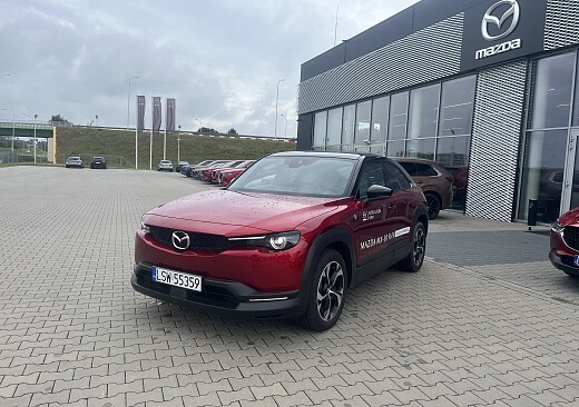 Czerwona Mazda MX-30 REV Auto-Gazda 1.JPEG