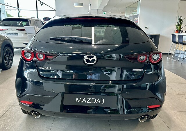 Mazda 3 - Kolor Jet Black, zdjęcie 4