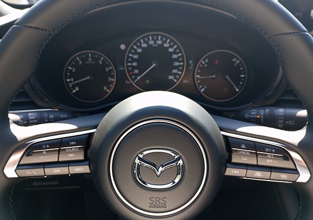 Mazda 3 - Kolor Platinum Quartz, zdjęcie 3